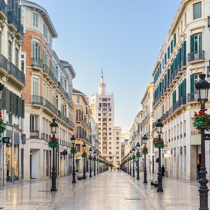 calle-larios-turismo-malaga-min